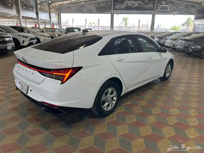 النترا بنزين 2021 جنوط شاشه مخزنه وارد كوريا بحالة الوكالة 7