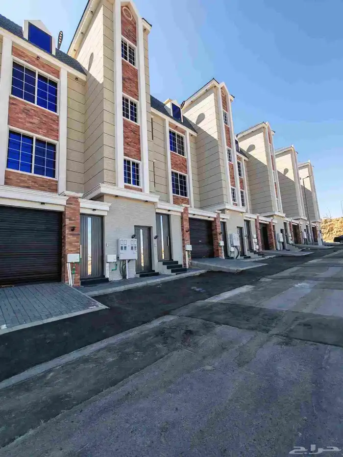 للبيع بحي التحليه شقق تمليك علوي ب 520 الف موقع ممتاز 0