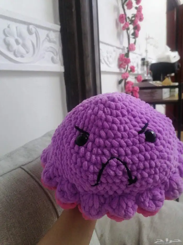 أخطبوط سعيد وغاضب 1