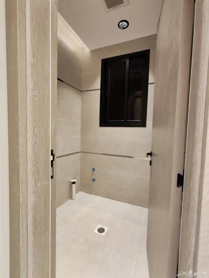 للبيع بحي النزهه احد رفيده دور ارضي بحوش مدخل سياره vip 11