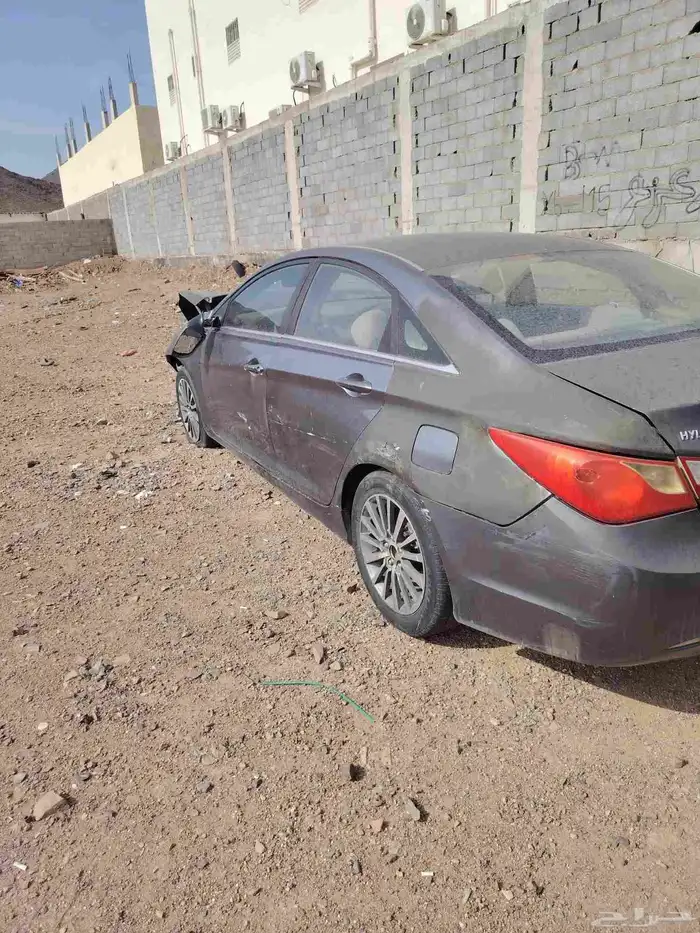 سياره مصدومه للبيع 0