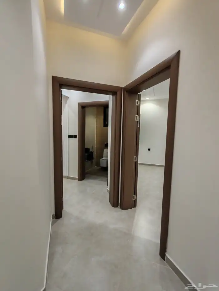 للبيع بأبها شقق تمليك علوي ب 500 الف سطح خاص مصعد شغال 17