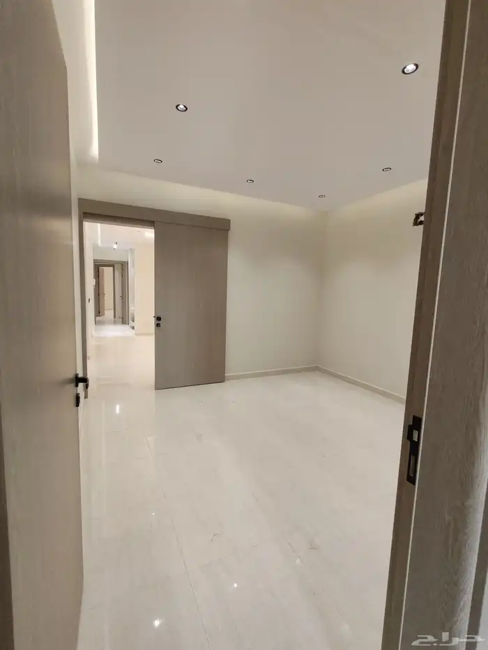 للبيع بحي النزهه احد رفيده دور ارضي بحوش مدخل سياره vip 5