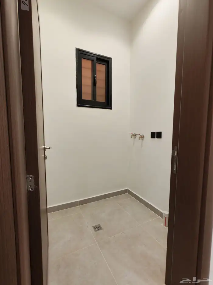 للبيع بأبها شقق تمليك علوي ب 500 الف سطح خاص مصعد شغال 16