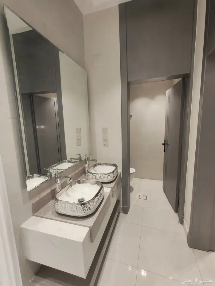 للبيع بحي التحليه شقق تمليك علوي ب 520 الف موقع ممتاز 8