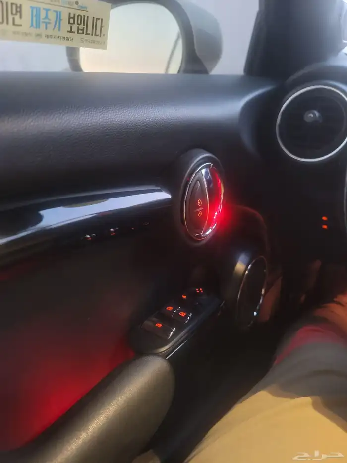 ميني كوبر كشف موديل 2020 نظيف 13