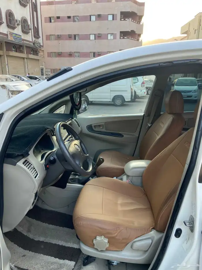 للبيع انوفا 2010 5