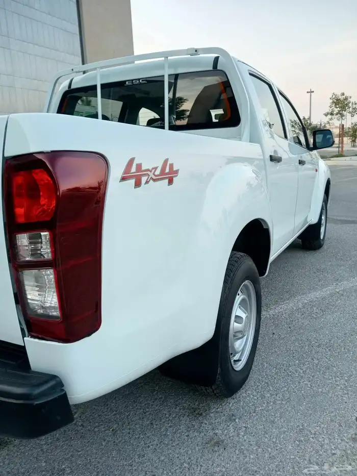 ايسوزو ديماكس 2023 10