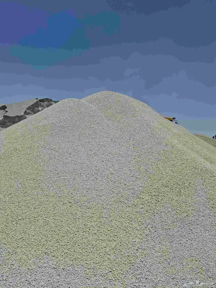 كساره وحجر وبحص ابيض ورمل احمر وابيض وصبيز واسفلت 4