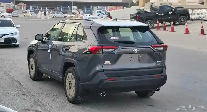 راف فور XLE 2.0 فتحة بنزين 2025 2