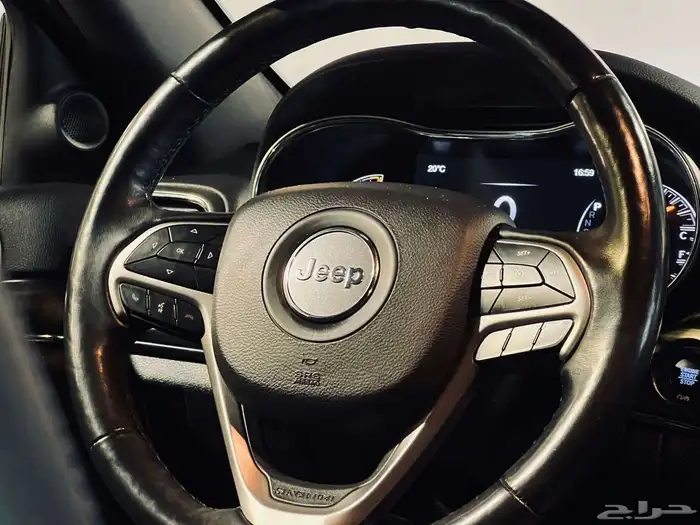 جراند شيروكي 2020 ليمتد V6دبل بطاقه جمركية بحاله الوكاله 4