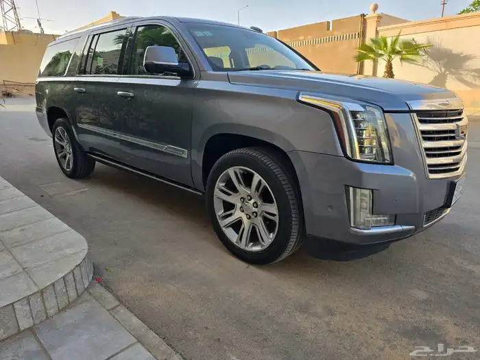 سيارة كاديلاك اسكاليد XL 2018 نظيفة 9