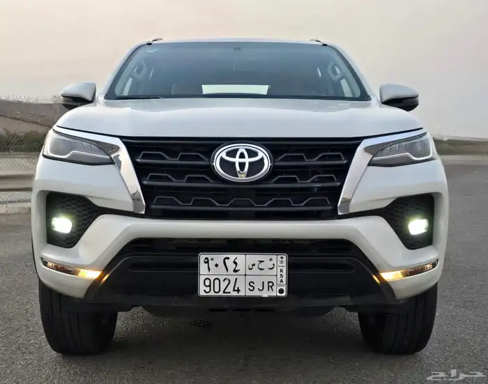 فورتشنر 2022 - شبه جديد VX1 - سلندر 6 2