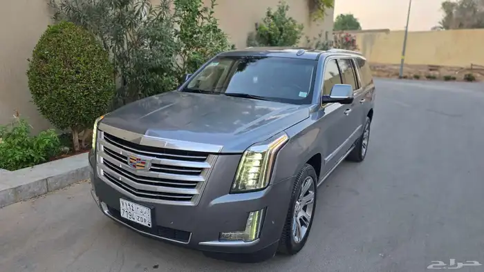 سيارة كاديلاك اسكاليد XL 2018 نظيفة 5