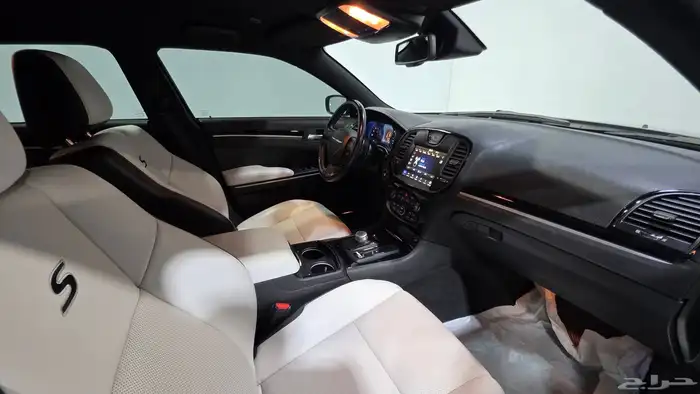 كرايزلر C300s فل 2021 12