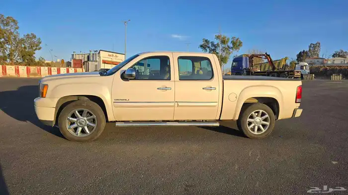 سييرا غمارتين دينالي نظيف 2013 للبيع 3