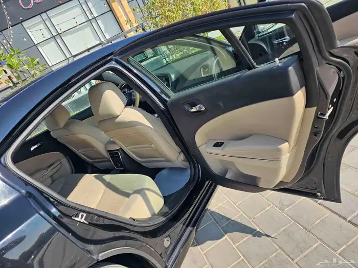 دودج تشارجر 2012 الممشى 200 الف السيارة نظيفة بحالة الوكالة 26