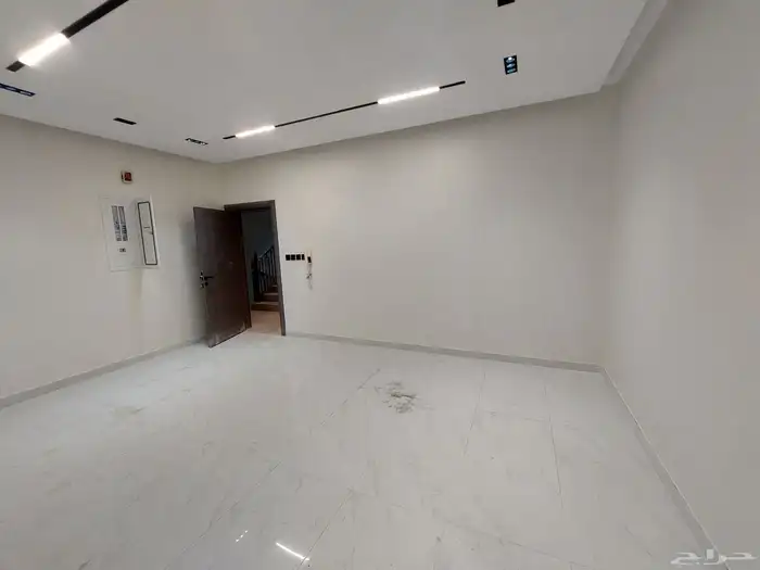 للبيع شقه تمليك حي احد جديدة الدور الأول 12