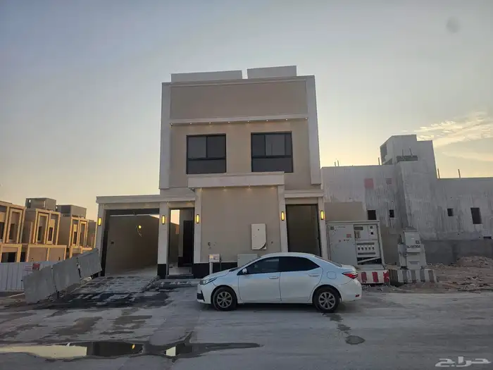 فيلا جديده معها شقه بوابة الشرق 235م2 1