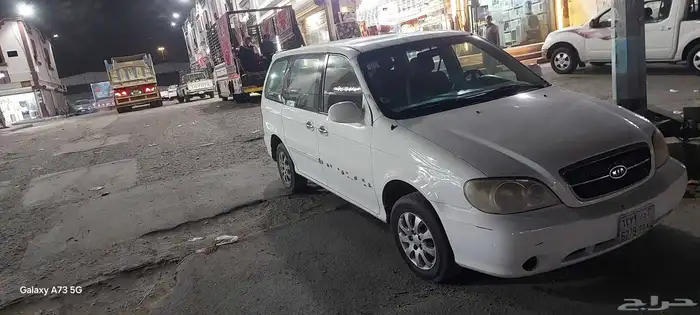 كيا لرنفال الموديل 2005 5