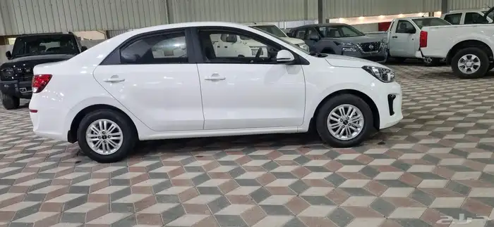 كيا بيجاس 2026 نص فل شاشة 2