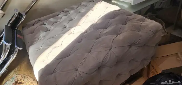 طاولة تلفزيون و كرسي بف و مدات 1