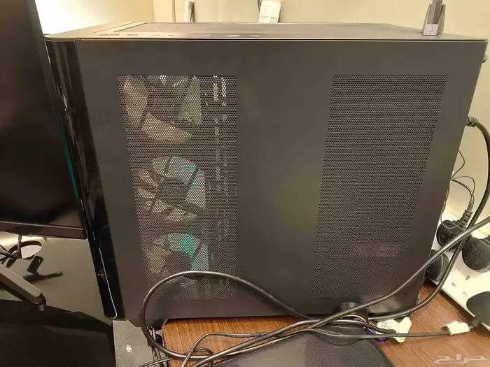 جهاز كمبيوتر مع شاشتين 2