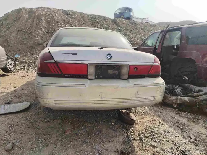 فورد ماركيز 2000 4