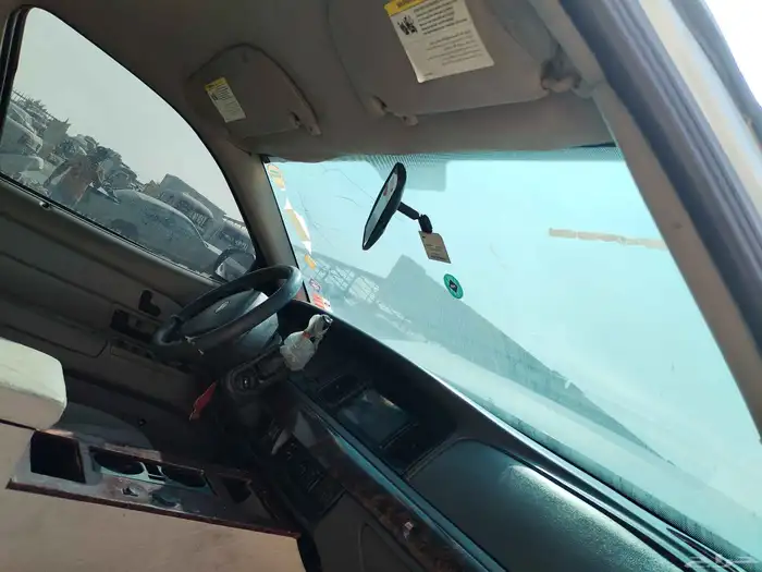 فورد فكتوريا 2010 لون بحري تشليح قطع غيار 7