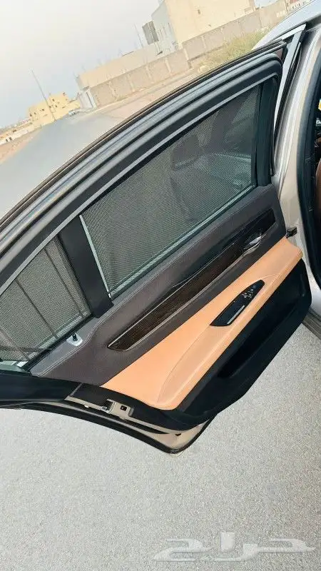 BMW 730Li ممشى قليل الفئة الاقتصادية 20