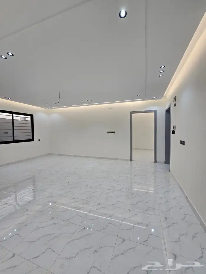 دور ارضي تمليك6غرفVIPحوش ومدخل سياره من550 ألف طريق الثمانين 21