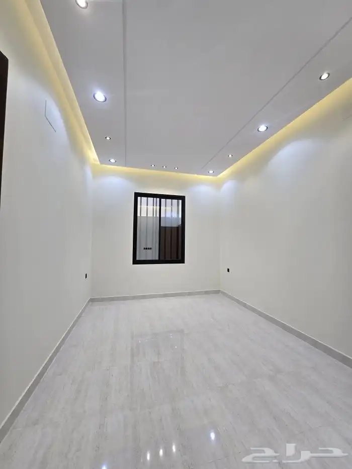 للبيع دور أرضي تشطيب فاخريفتح علي برحه مساحه كبيره بحي الطلح 8