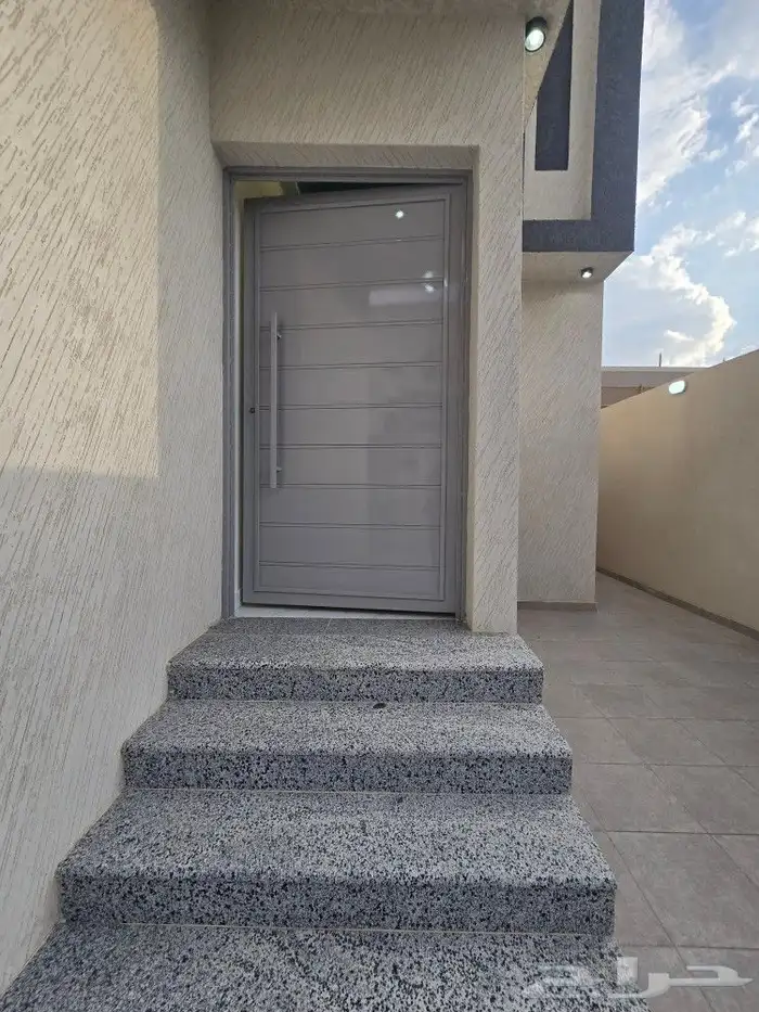 دور ارضي تمليك6غرفVIPحوش ومدخل سياره من550 ألف طريق الثمانين 5