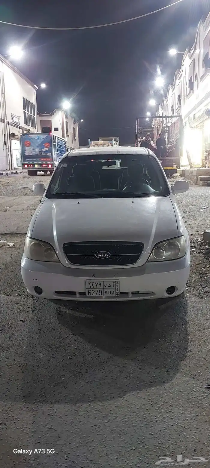 كيا لرنفال الموديل 2005 2