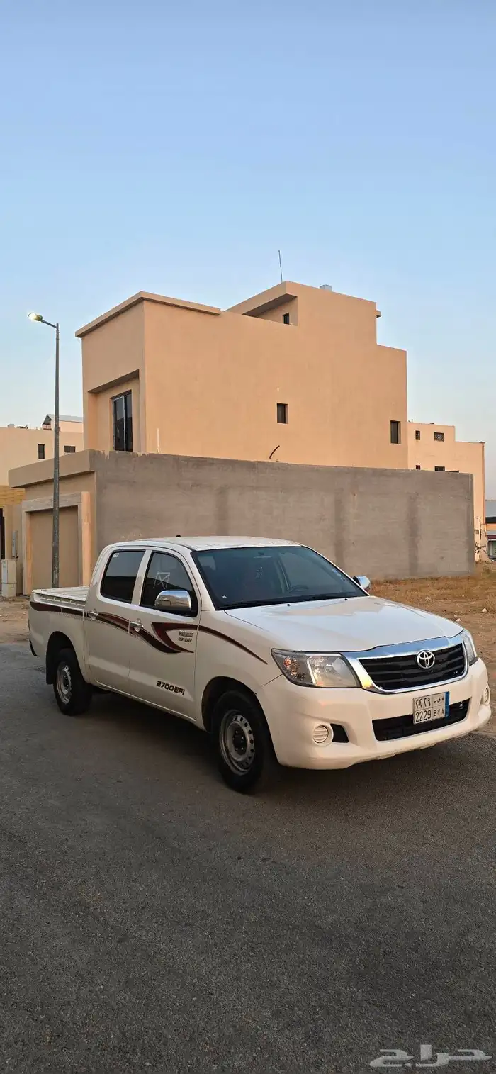 تويوتا هايلوكس غمارتين 2014 1