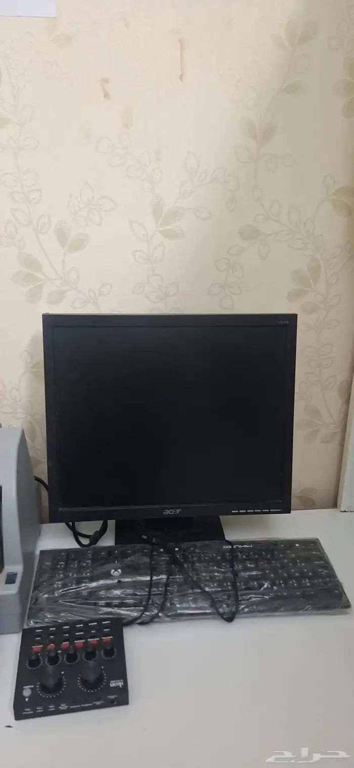 شاشه acer   بوصه 17 0