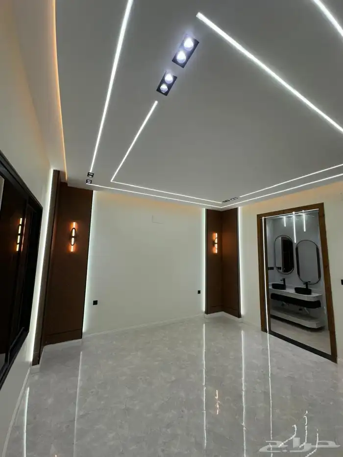 للبيع شقه دور ثاني مع سطح مستقل المصعد شغال بدرة الموسي 7