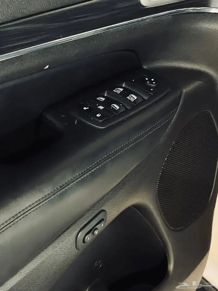 جراند شيروكي 2020 ليمتد فل كامل V6بطاقه جمركية بحاله الوكاله 13