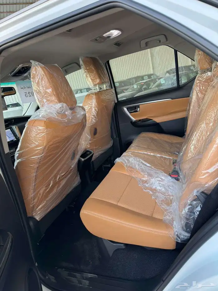 تويوتا فورتشينر فل كامل بريمي 2025 8