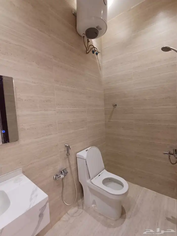 للبيع دورارضي بصك مستقل حي المعيزليه 7