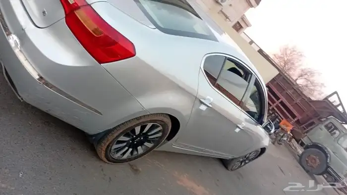 كياء كدانزا موديل 2013 في صدمه يمين مغير رفرف يقبل بدل اي سي 3