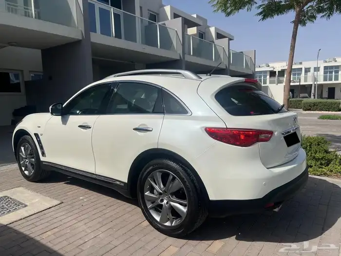 انفينتي QX70 نظيف جدا  موديل 2020 1