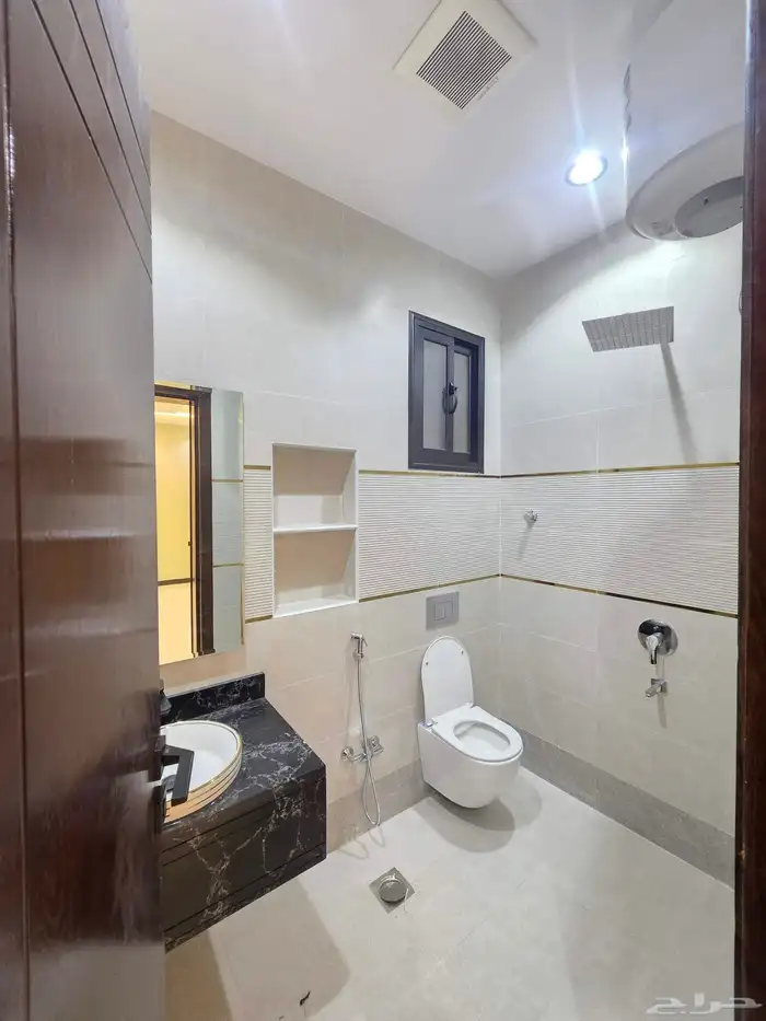 للبيع روف علوى مع ملحق تشطيب فاخر بحى درة الموسى خميس مشيط 18