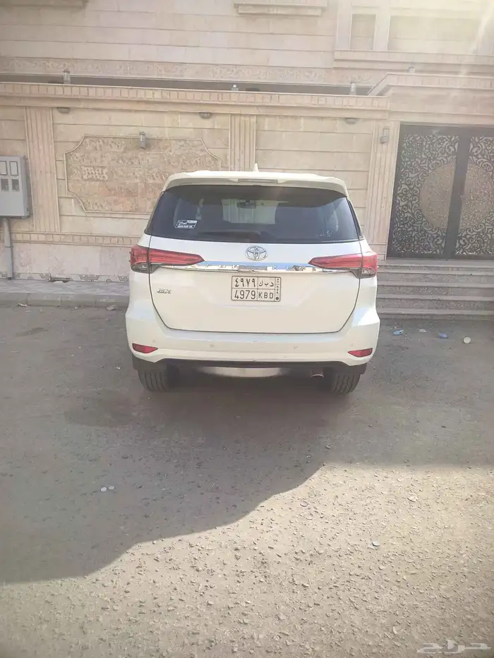 جيب فورنشر موديل 2017 ممشى 300 الف 3