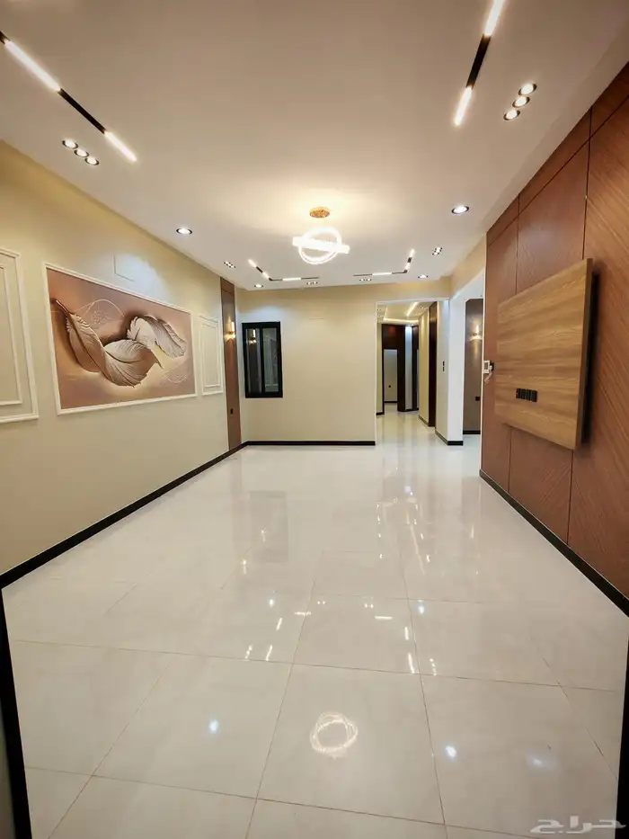 للبيع بحي الموسي روف علوي مع ملحق تشطيب راقي وسط الخدمات 0