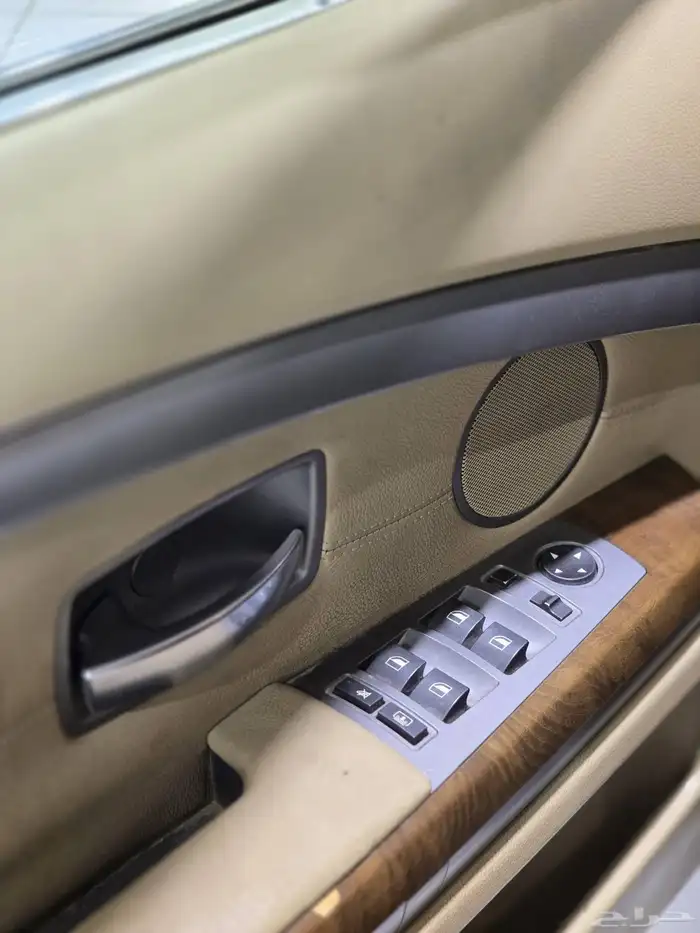 بي ام دبليو 740Li موديل 2006 بحاله ممتازه 10