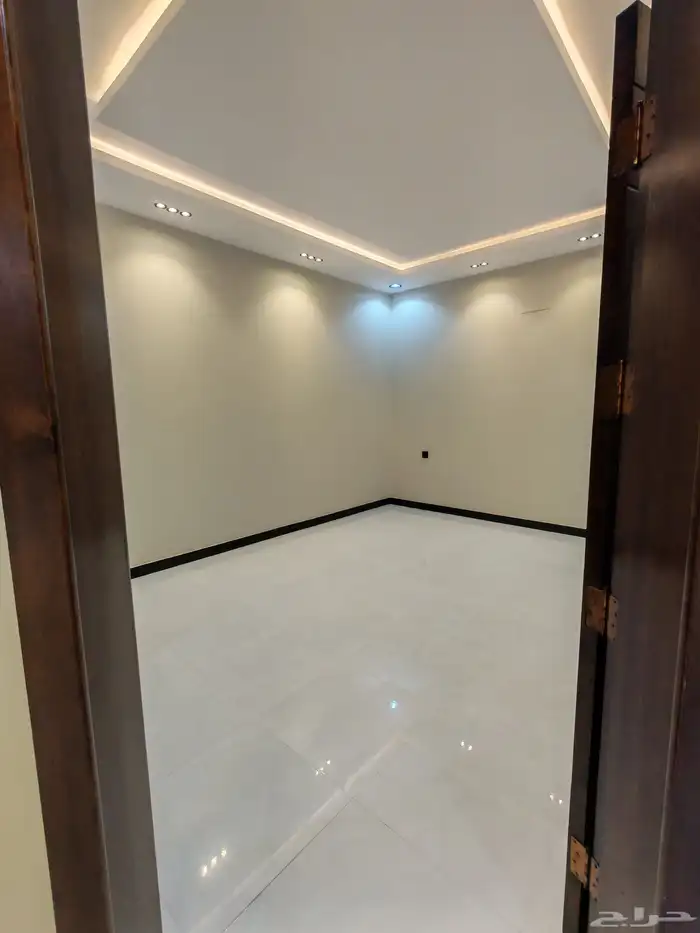للبيع بحي الموسي روف علوي مع ملحق تشطيب راقي وسط الخدمات 14