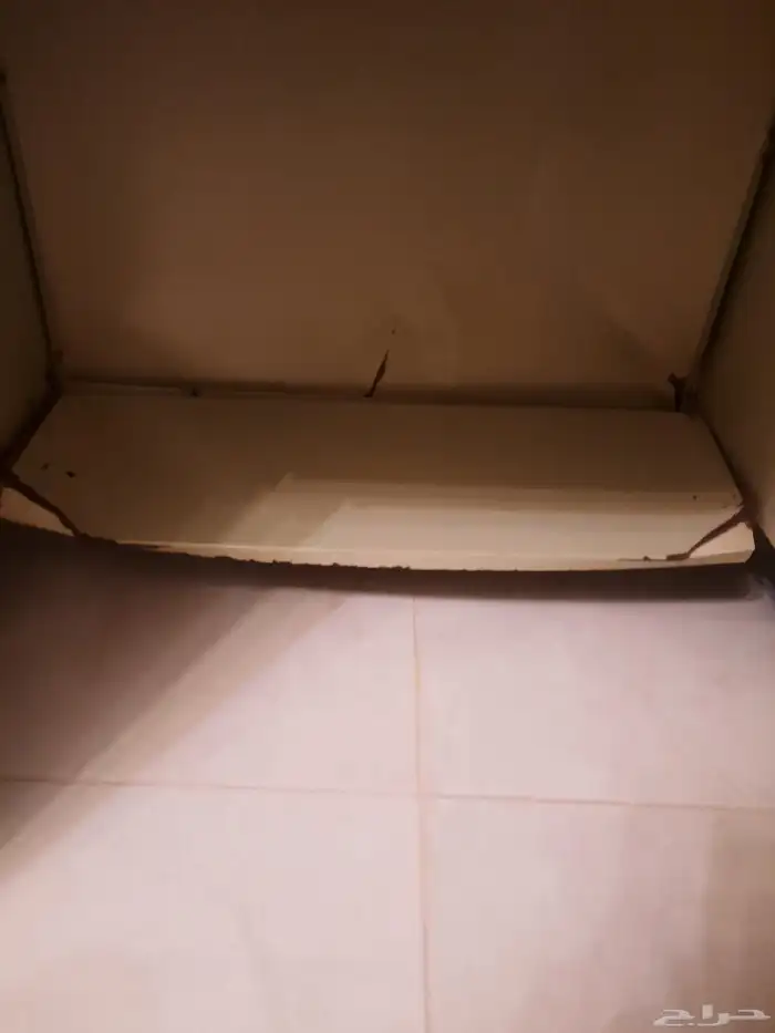 مكتب حديد للبيع لعدم الحاجة 1