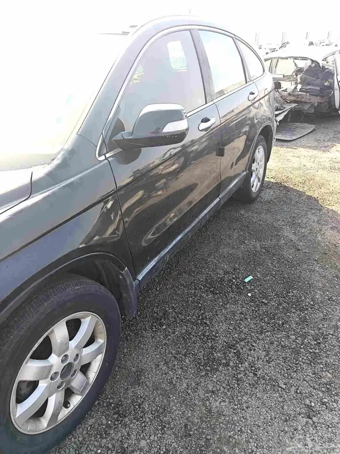 يوجد لدينا قطع غيار CRV 1