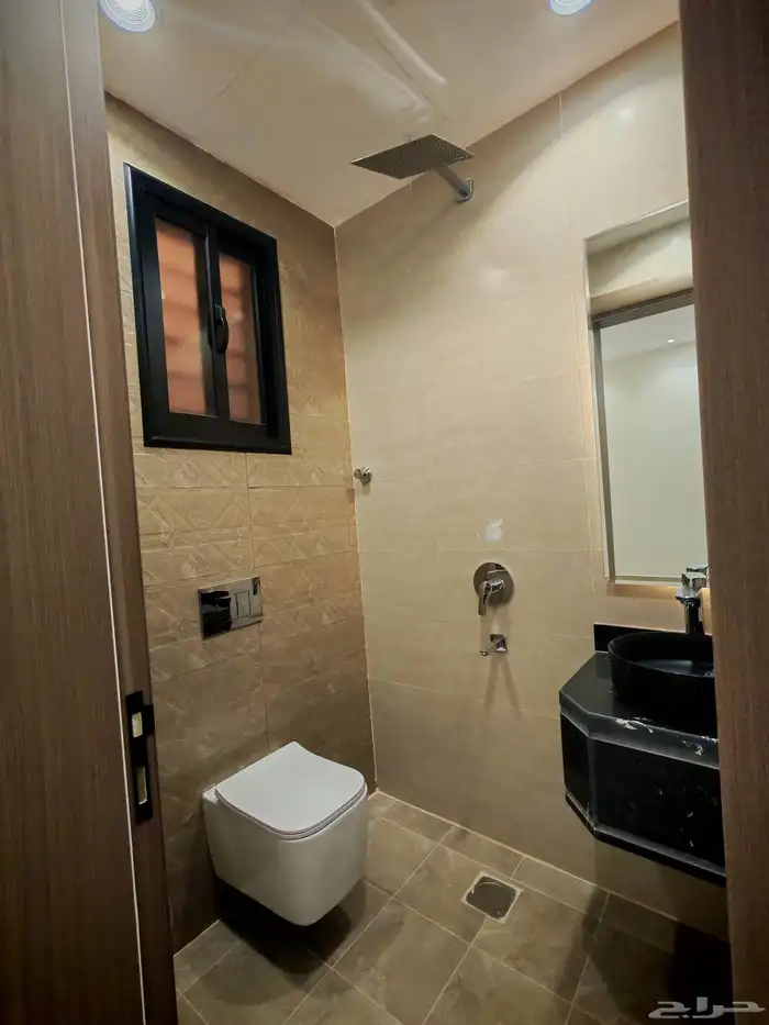 للبيع بحي الضيافه شقه تمليك علوي ب 520 الف بسطح خاص ومصعد 17